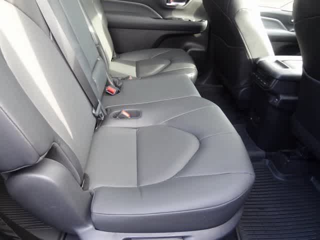 Thumbnail: 2025 Toyota Grand Highlander - 24