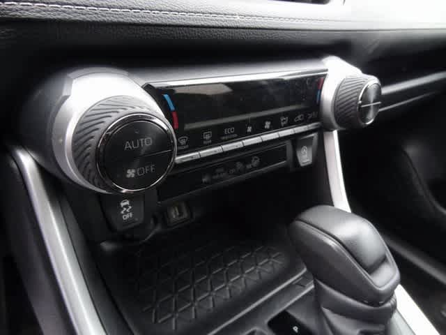 Thumbnail: 2024 Toyota RAV4 - 17