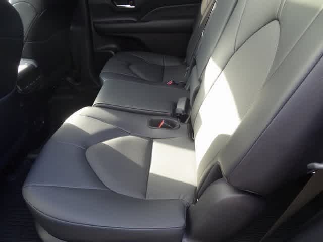 Thumbnail: 2025 Toyota Grand Highlander - 17