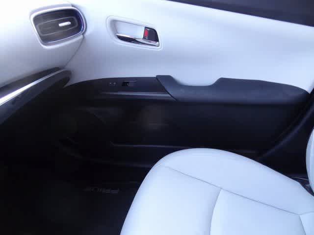 Thumbnail: 2019 Toyota Prius - 19