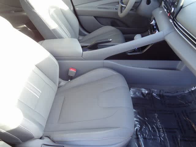 Thumbnail: 2023 Hyundai Elantra - 10