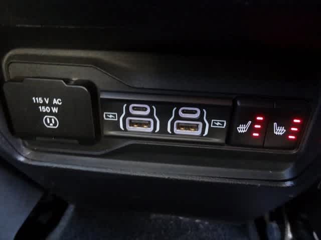 Thumbnail: 2023 Jeep Grand Cherokee - 12