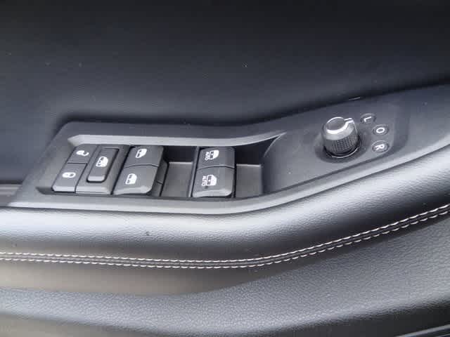 Thumbnail: 2023 Jeep Grand Cherokee - 18