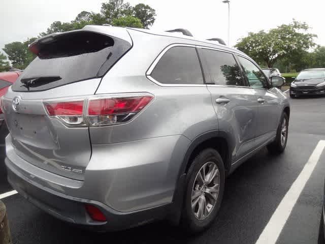Thumbnail: 2015 Toyota Highlander - 4