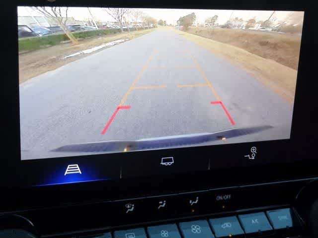 Thumbnail: 2024 Chevrolet Colorado - 26