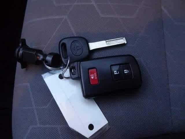 Thumbnail: 2023 Toyota Tacoma - 32