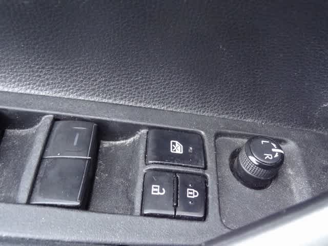 Thumbnail: 2022 Toyota Corolla Cross - 11