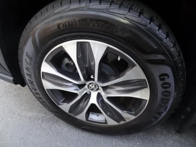 Thumbnail: 2023 Toyota Highlander - 13