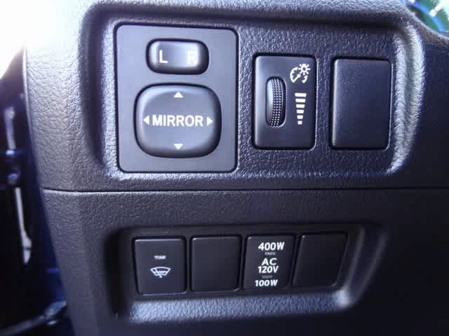 Thumbnail: 2019 Toyota 4Runner - 16