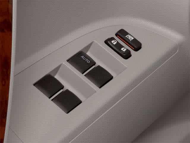 Thumbnail: 2012 Toyota Highlander - 13