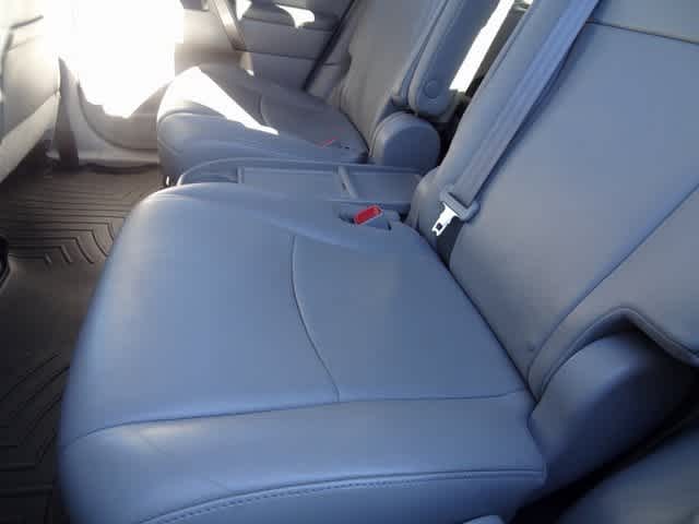 Thumbnail: 2013 Toyota Highlander - 18