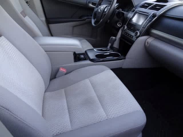Thumbnail: 2012 Toyota Camry - 18