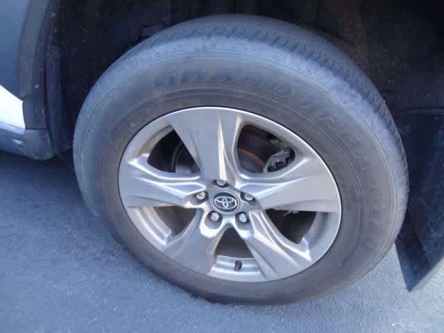 Thumbnail: 2022 Toyota RAV4 - 10