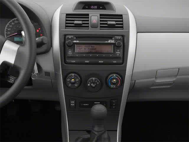 Thumbnail: 2013 Toyota Corolla - 8