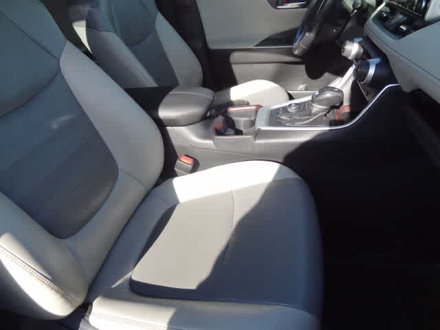 Thumbnail: 2021 Toyota RAV4 - 25