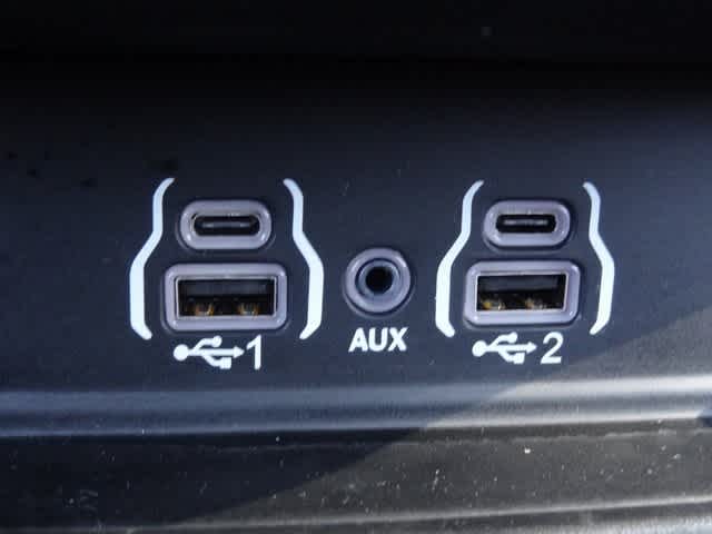 Thumbnail: 2025 RAM 1500 - 32