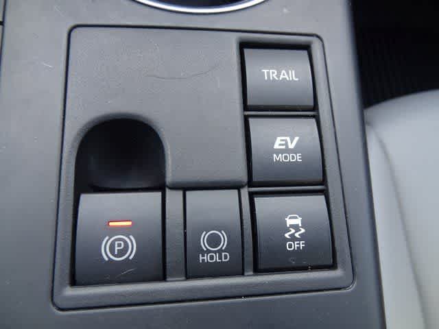 Thumbnail: 2023 Toyota Highlander - 36