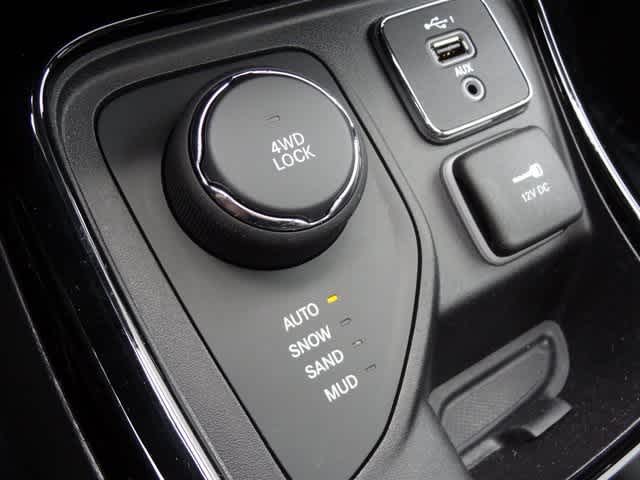 Thumbnail: 2020 Jeep Compass - 33