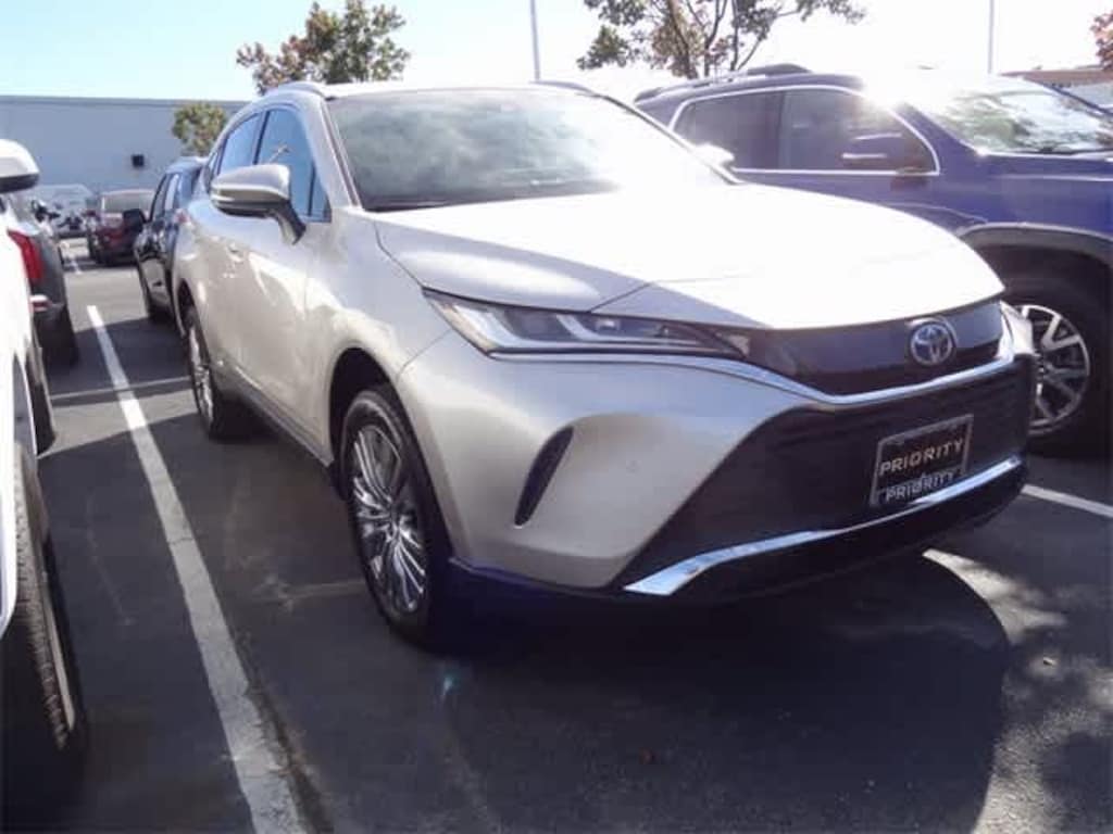 Used 2022 Toyota Venza XLE SUV