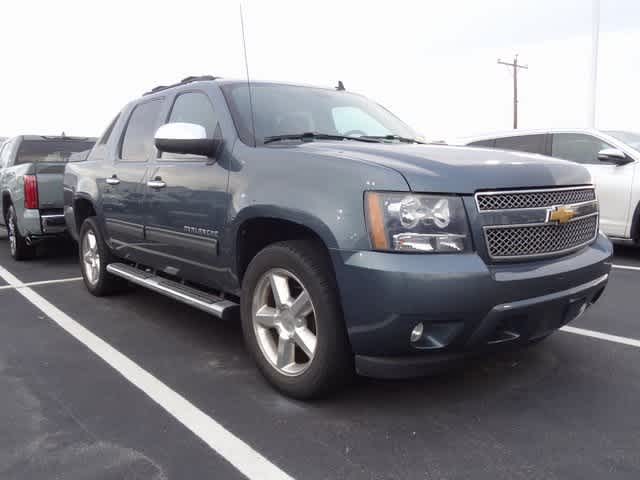 Thumbnail: 2012 Chevrolet Avalanche 1500 - 3