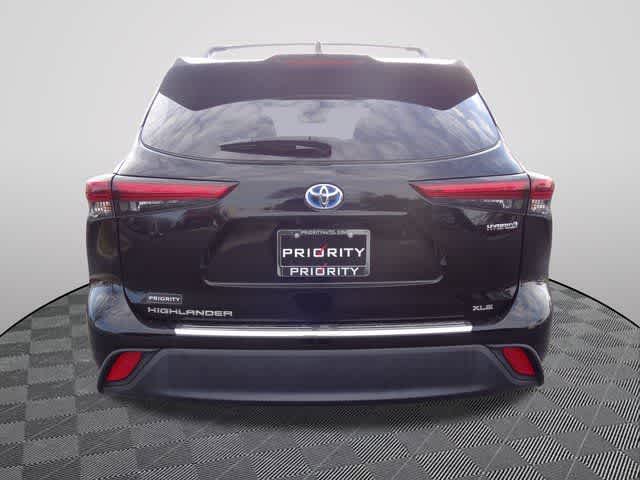 Thumbnail: 2023 Toyota Highlander - 3