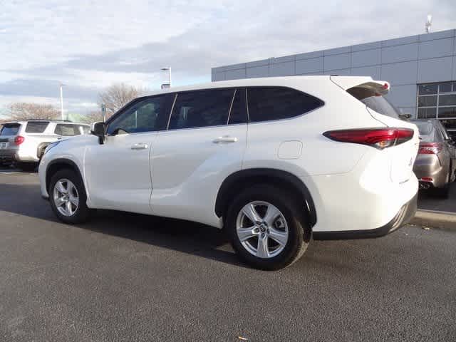 Thumbnail: 2023 Toyota Highlander - 6