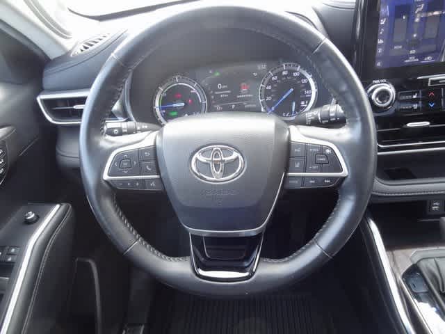 Thumbnail: 2022 Toyota Highlander - 19