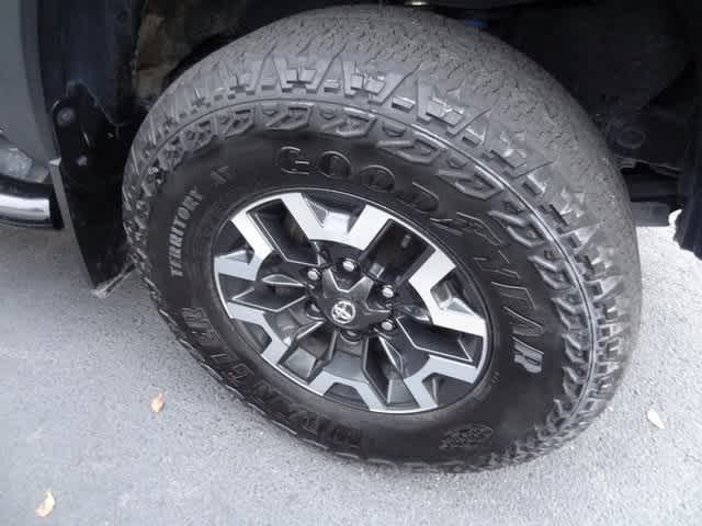 Thumbnail: 2023 Toyota Tacoma - 15