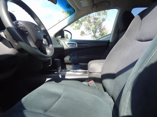 Thumbnail: 2013 Nissan Pathfinder - 6