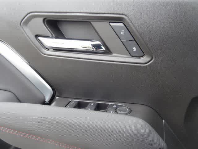 Thumbnail: 2024 Chevrolet Colorado - 17