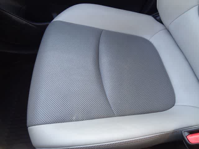 Thumbnail: 2021 Toyota RAV4 - 17