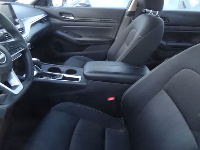 Thumbnail: 2025 Nissan Altima - 8