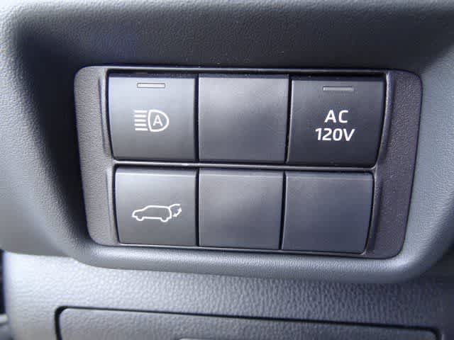 Thumbnail: 2023 Toyota Highlander - 20