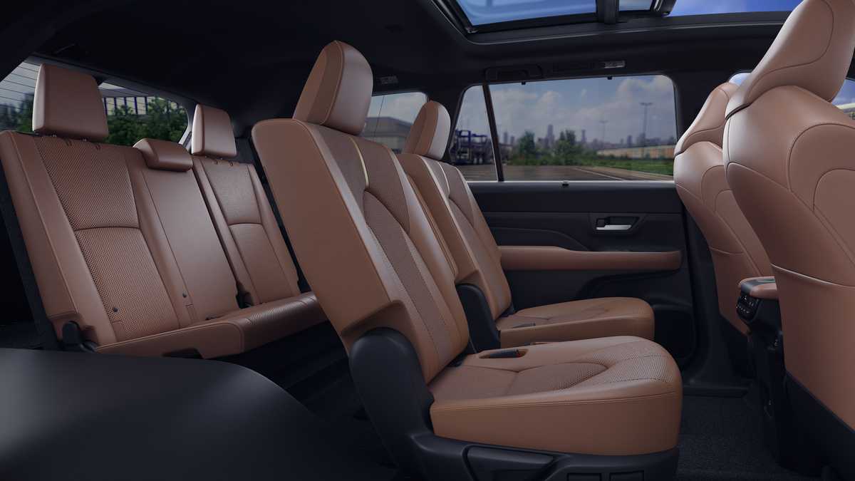 Thumbnail: 2026 Toyota Grand Highlander - 21