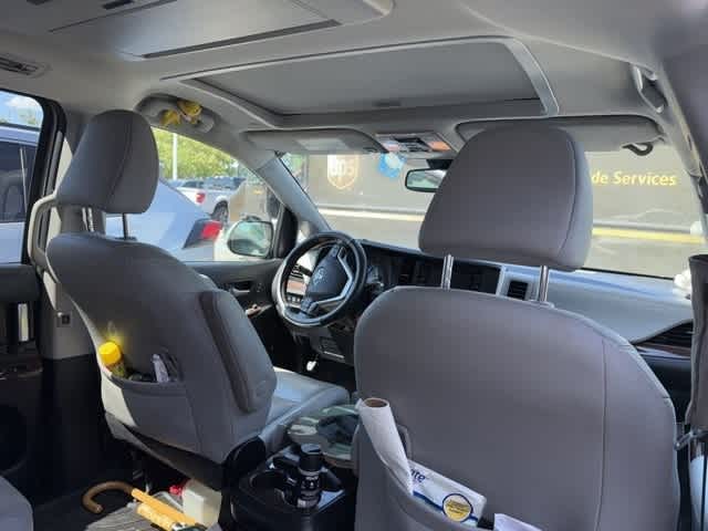 Thumbnail: 2020 Toyota Sienna - 4