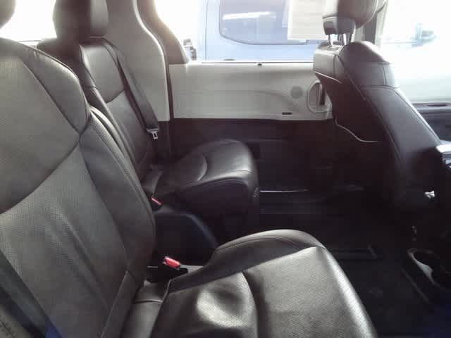 Thumbnail: 2023 Toyota Sienna - 11