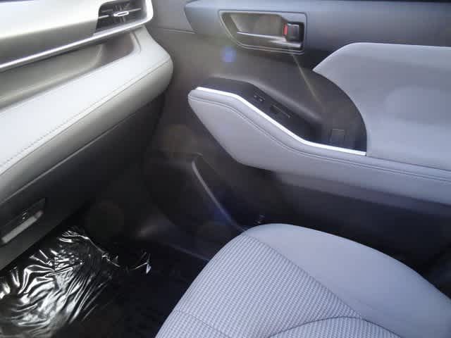 Thumbnail: 2023 Toyota Highlander - 17