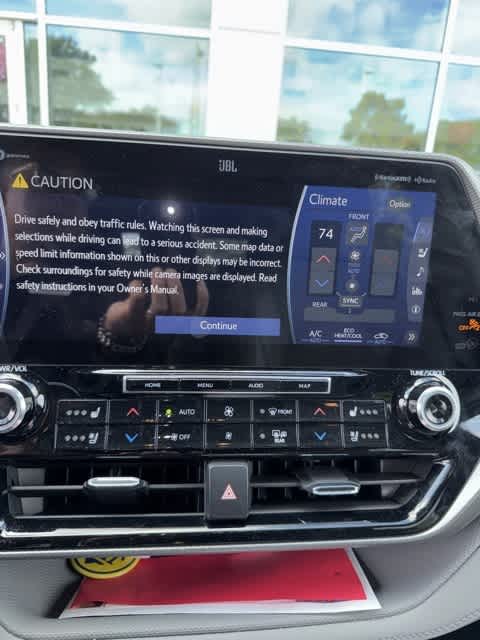 Thumbnail: 2022 Toyota Highlander - 9