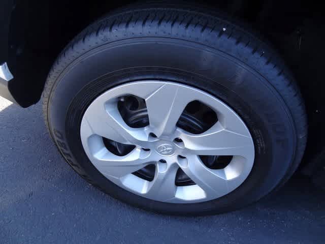 Thumbnail: 2024 Toyota RAV4 - 10