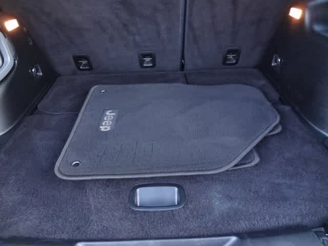 Thumbnail: 2017 Jeep Cherokee - 18