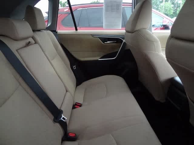 2024 Toyota RAV4 XLE 10