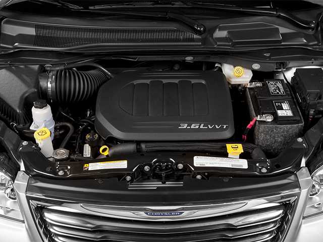 Thumbnail: 2013 Chrysler Town & Country - 13