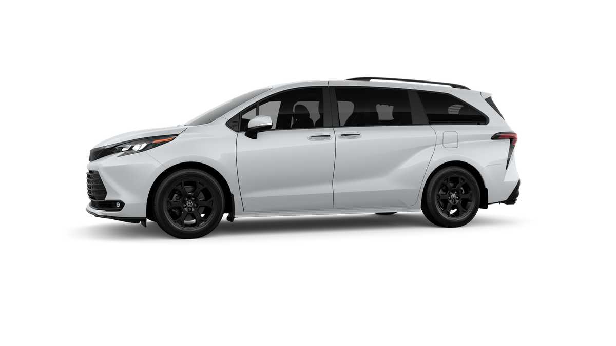 Thumbnail: 2026 Toyota Sienna - 3
