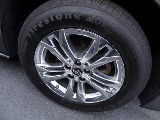 Thumbnail: 2023 Toyota Sienna - 14