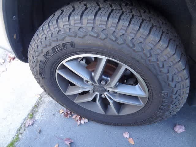 Thumbnail: 2018 Jeep Grand Cherokee - 11