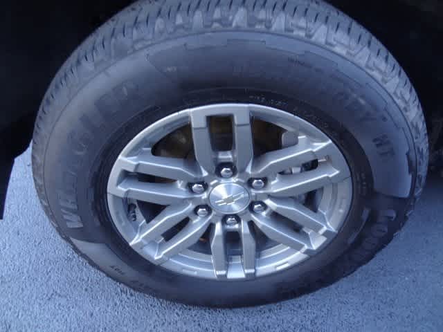 Thumbnail: 2024 Chevrolet Colorado - 17