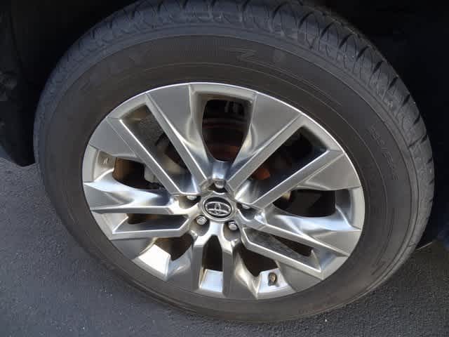 Thumbnail: 2019 Toyota RAV4 - 10