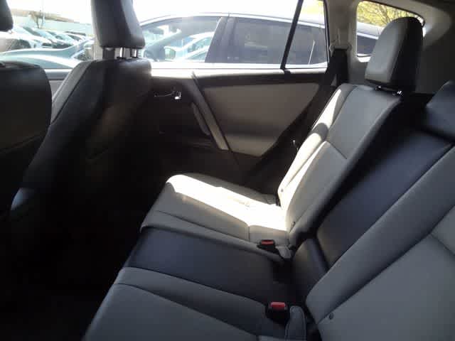 Thumbnail: 2017 Toyota RAV4 - 9