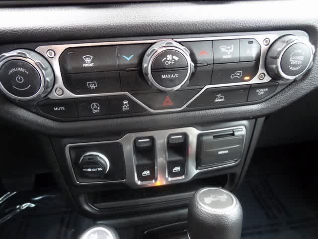 Thumbnail: 2024 Jeep Wrangler - 28