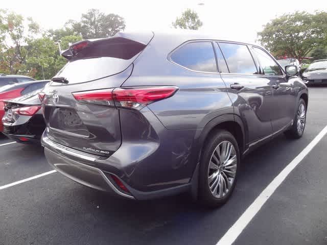 Thumbnail: 2023 Toyota Highlander - 4